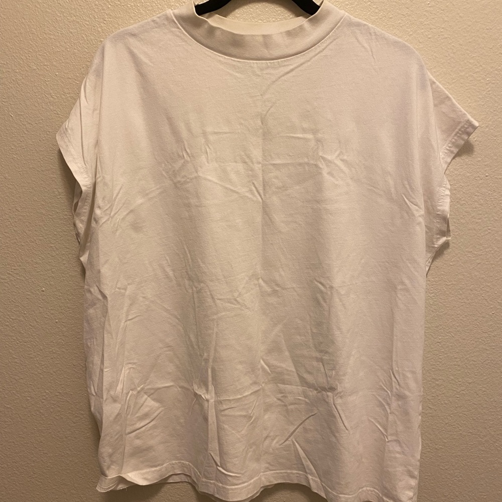 Boxy white t-shirt